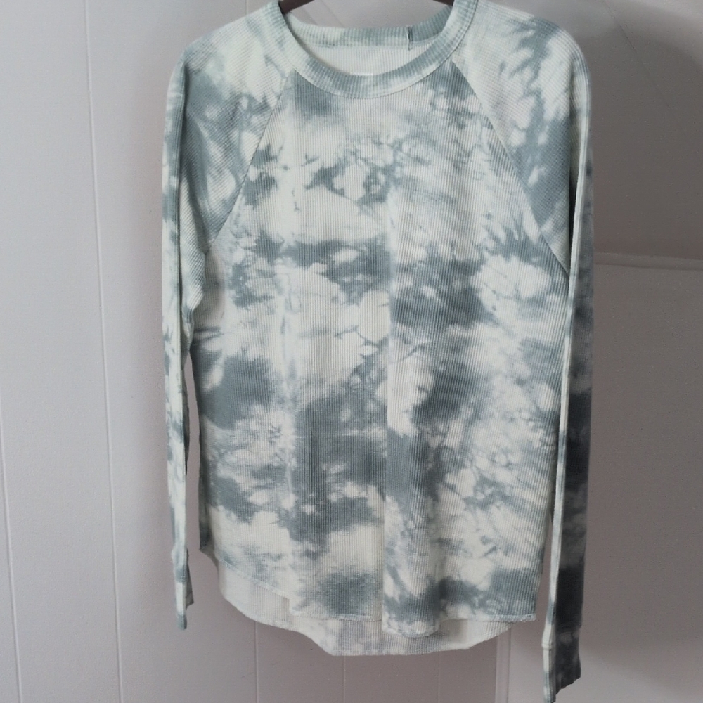 Sonoma Tie-Dye Long Sleeve Tee - Blue and White
